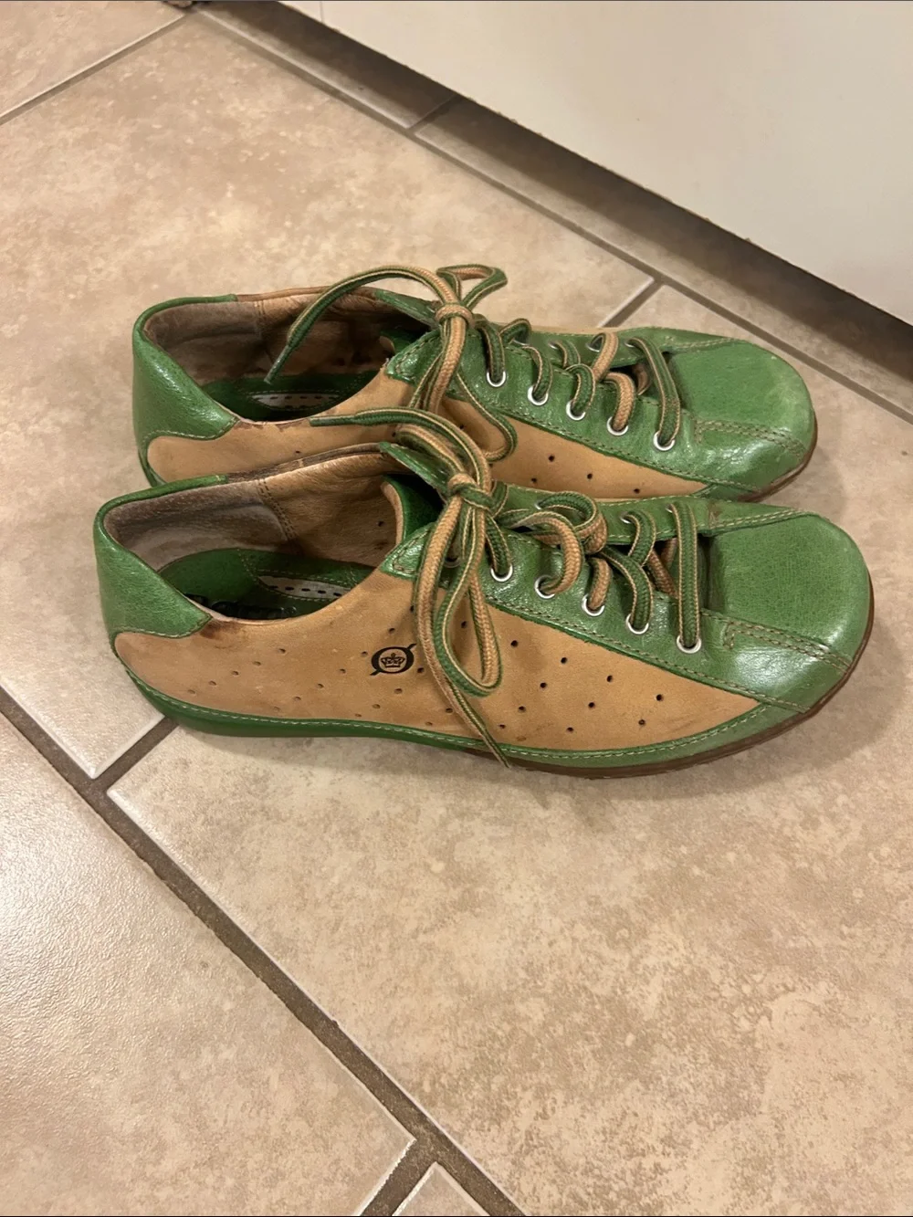 Born  Hawkeye Green/Tan Leather Lace-Up Sneakers